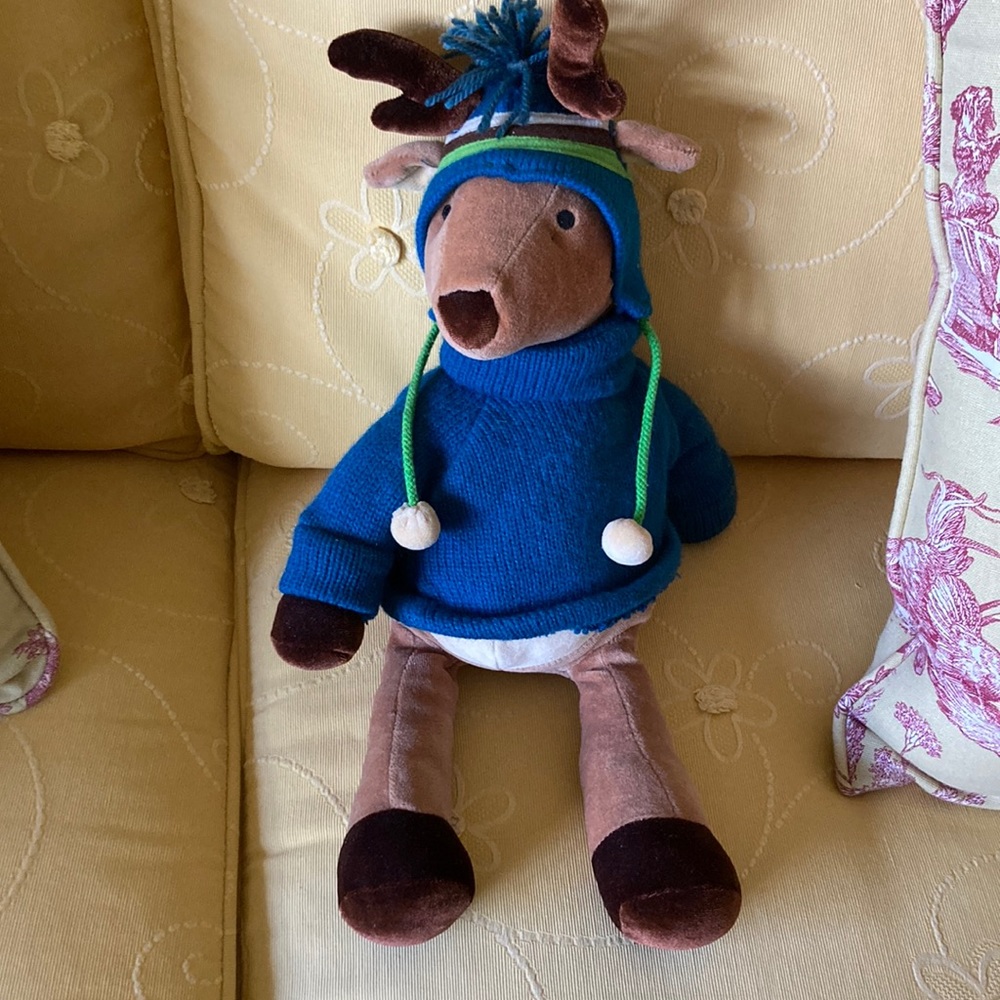 STUFFED REINDEER